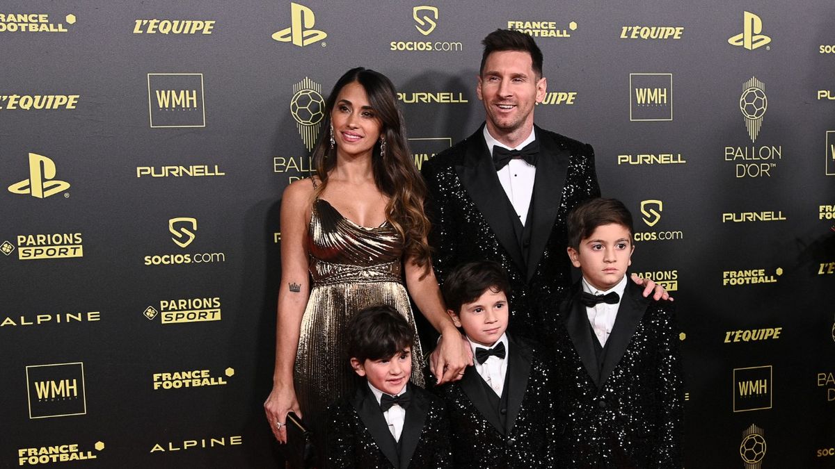 La familia Messi impecable en la alfombra roja de los Balón de Oro