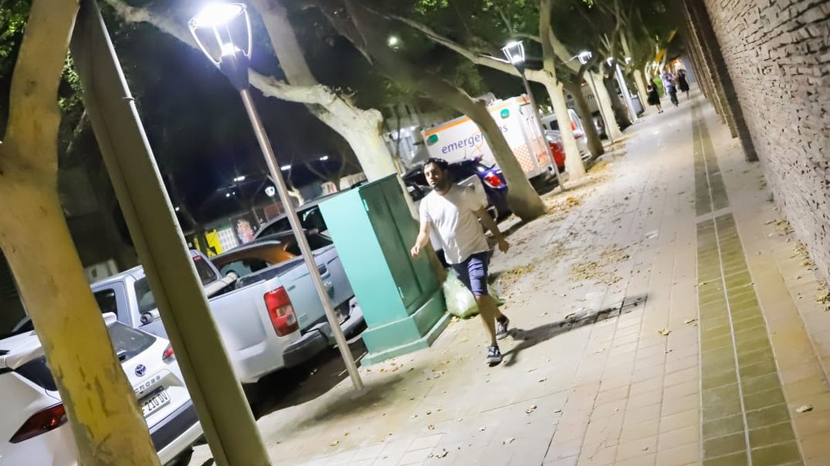 Capital sumó luz peatonal LED en la avenida Ignacio de la Roza