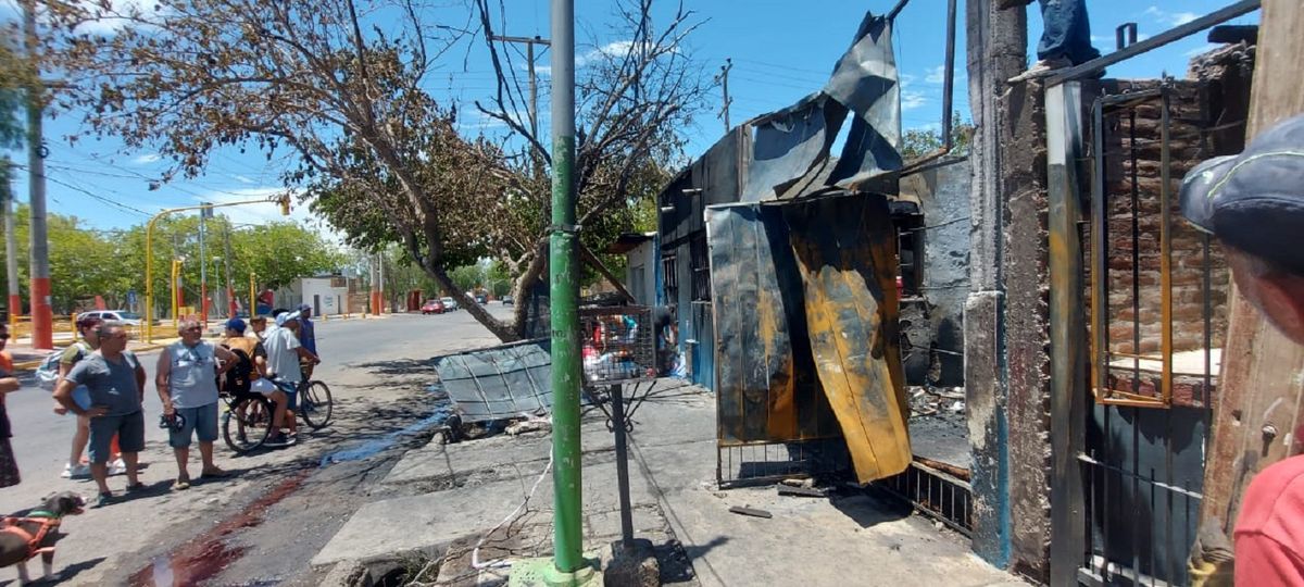 Explosión en Rivadavia daños totales y dos familias en la calle