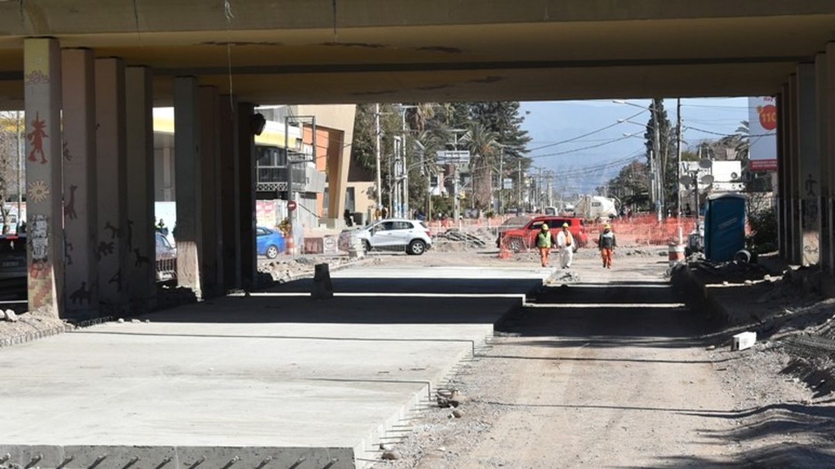 Atención al circular por avenida Ignacio de la Roza habrá corte de