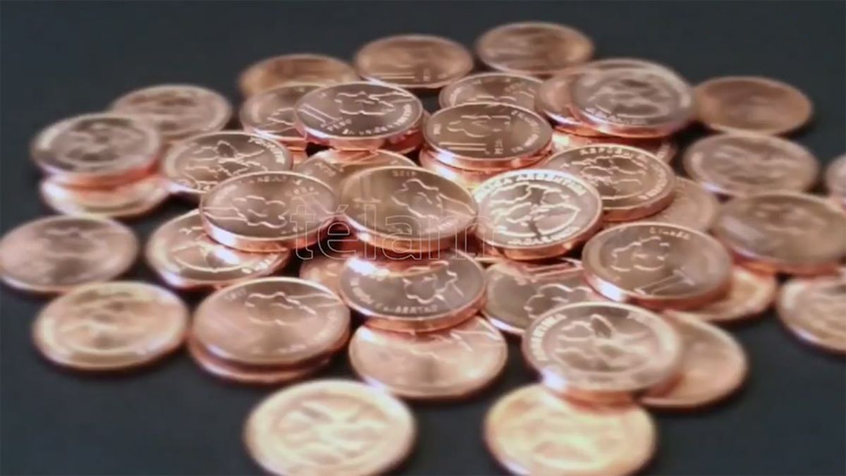 Comenzaron A Circular Las Nuevas Monedas De Y Pesos