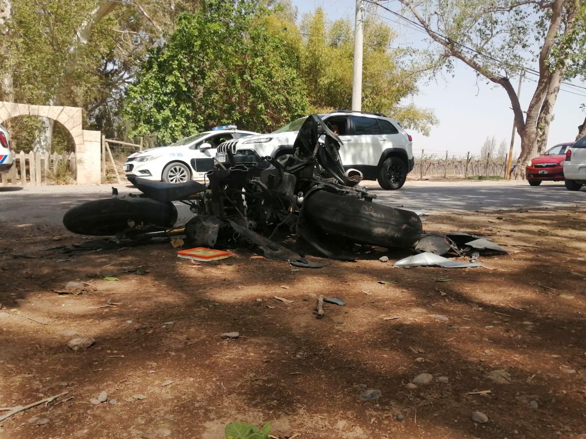 Impactante Choque Un Motociclista Se Salv De Milagro