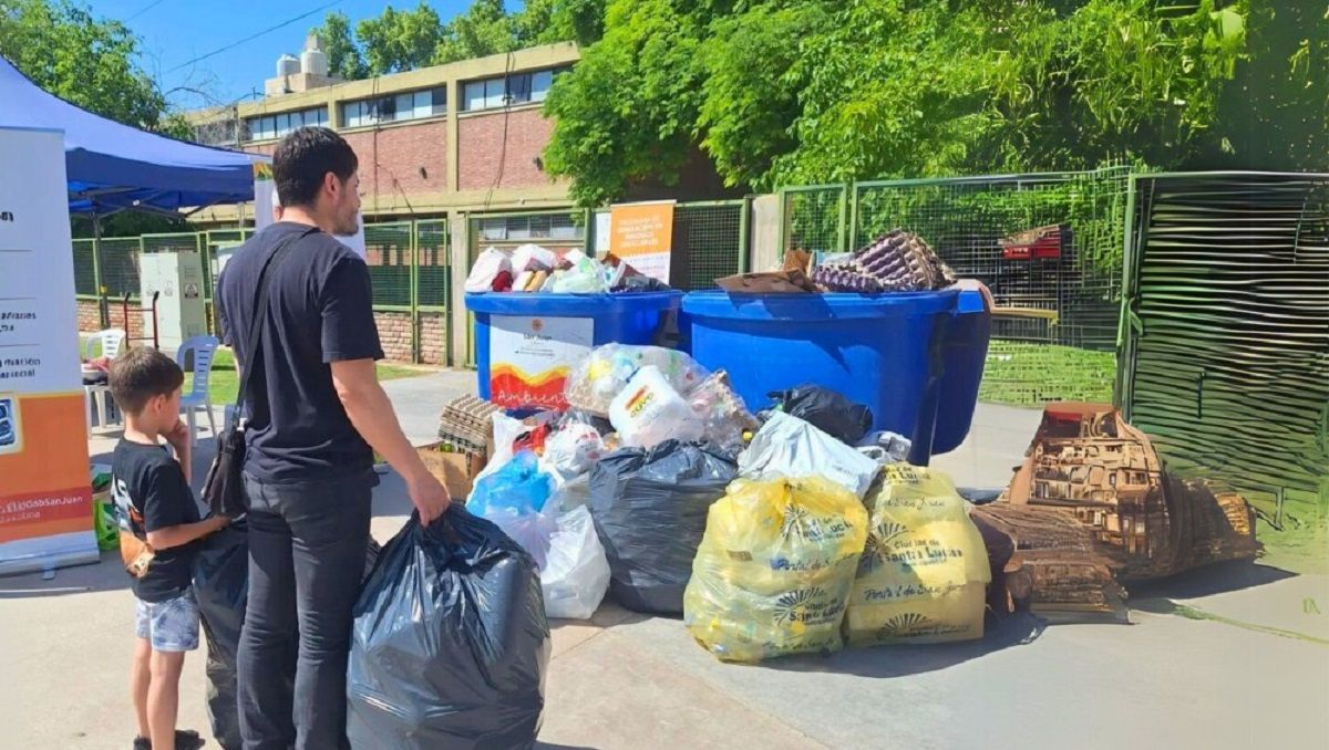 Cambi Residuos Reciclables Por Vouchers Para La Feria Agroproductiva