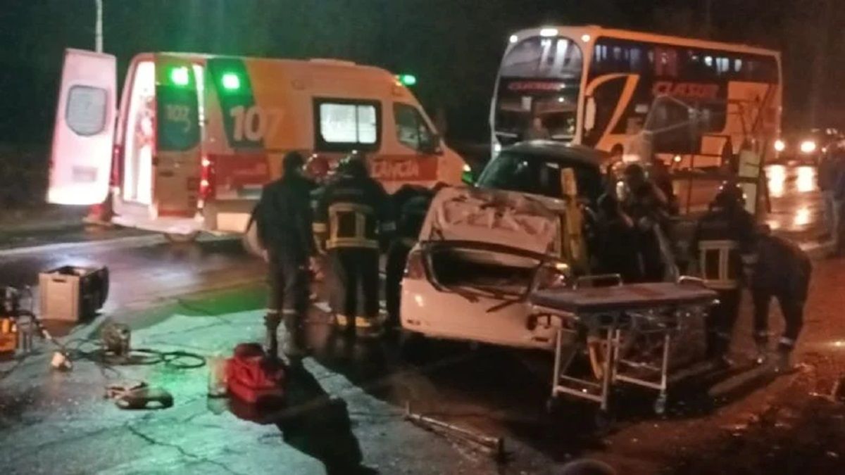 Fuerte Siniestro Vial Cerca Del Aeropuerto Un Conductor Qued Atrapado