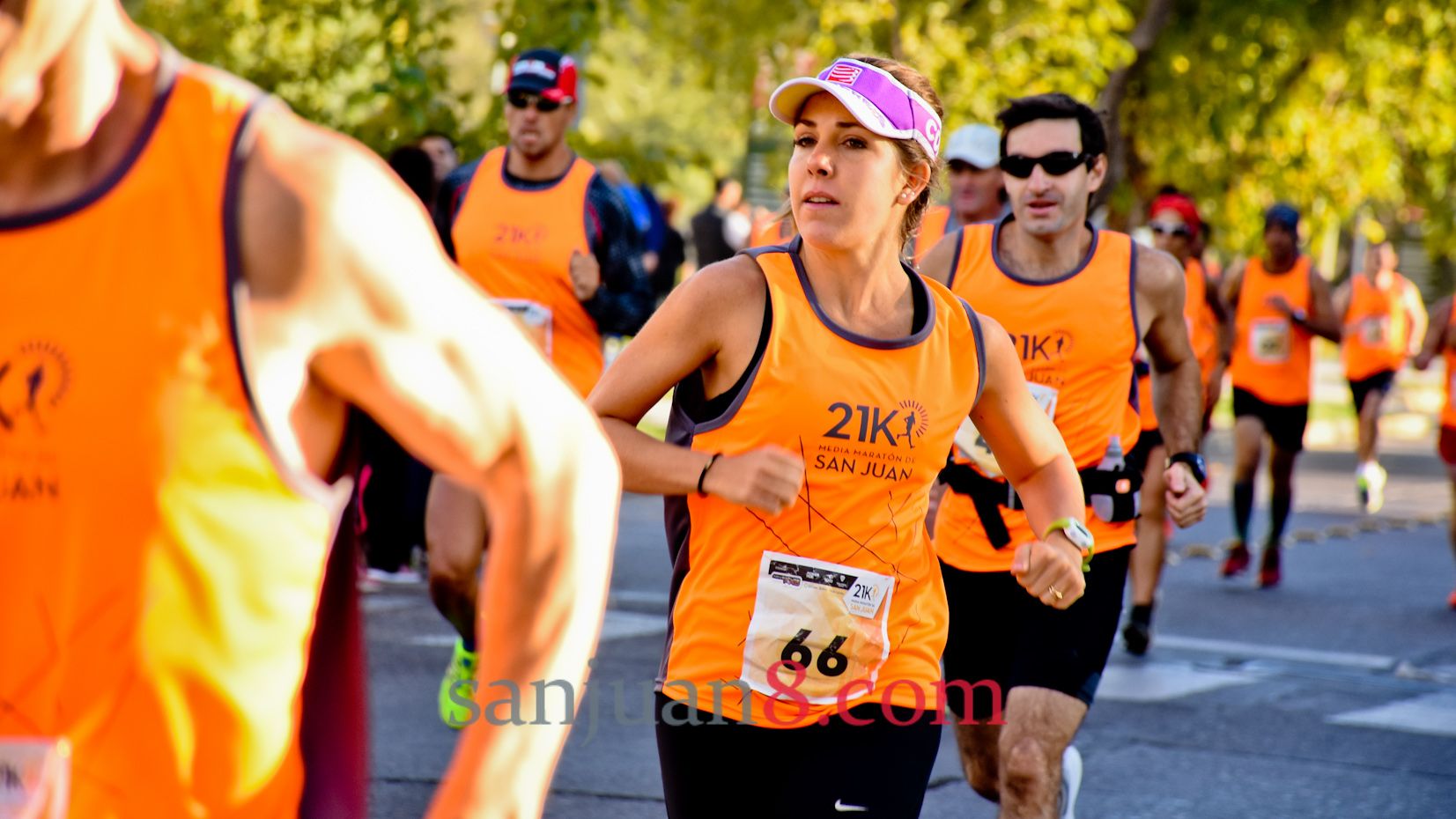 Recorré la media maratón de San Juan a través de nuestra galería de