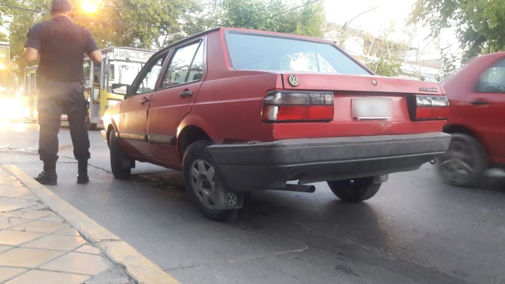 Colisión de autos en Jujuy y Santa Fe