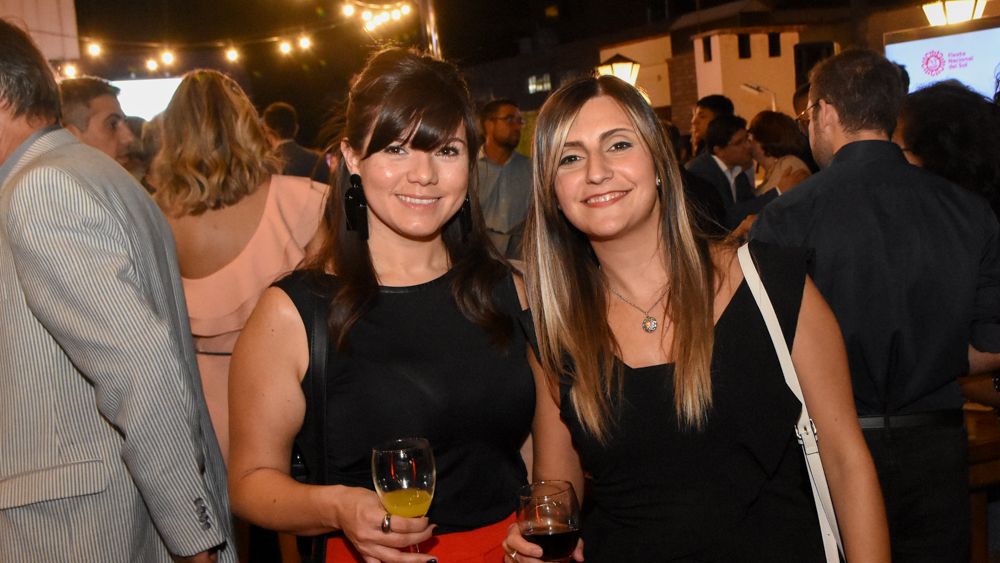 Cóctel de embajadoras