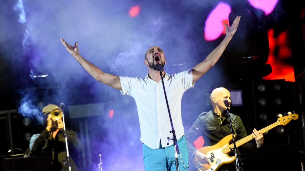 Abel Pintos inauguró la noche de la FNS 2020.