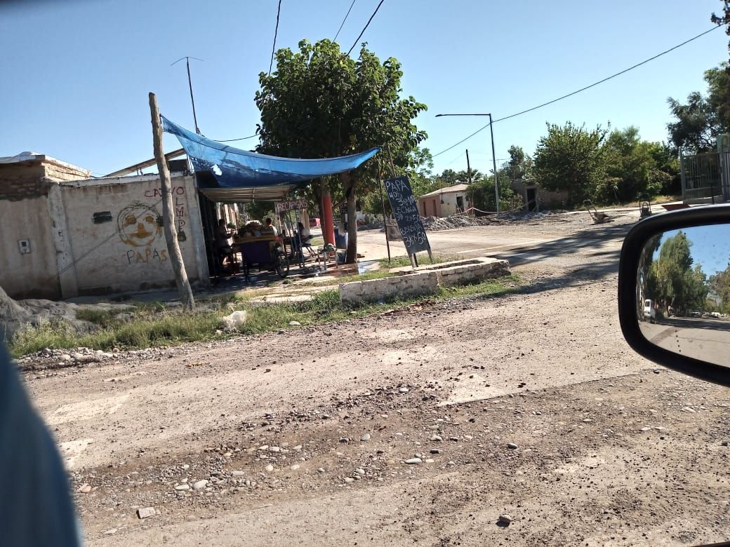 Largas filas en la plaza de Chimbas, en plena cuarentena