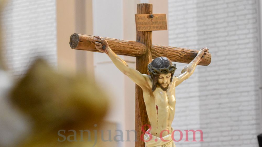 Coronavirus: en un Viernes Santo atípico, Monseñor Lozano encabezó la Celebración de la Pasión (Fotos: sj8)