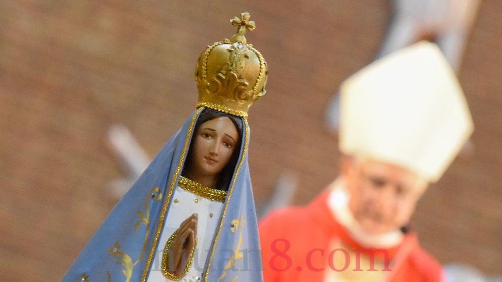 Coronavirus: en un Viernes Santo atípico, Monseñor Lozano encabezó la Celebración de la Pasión (Fotos: sj8)