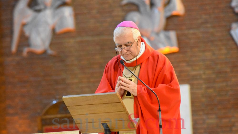 Coronavirus: en un Viernes Santo atípico, Monseñor Lozano encabezó la Celebración de la Pasión (Fotos: sj8)