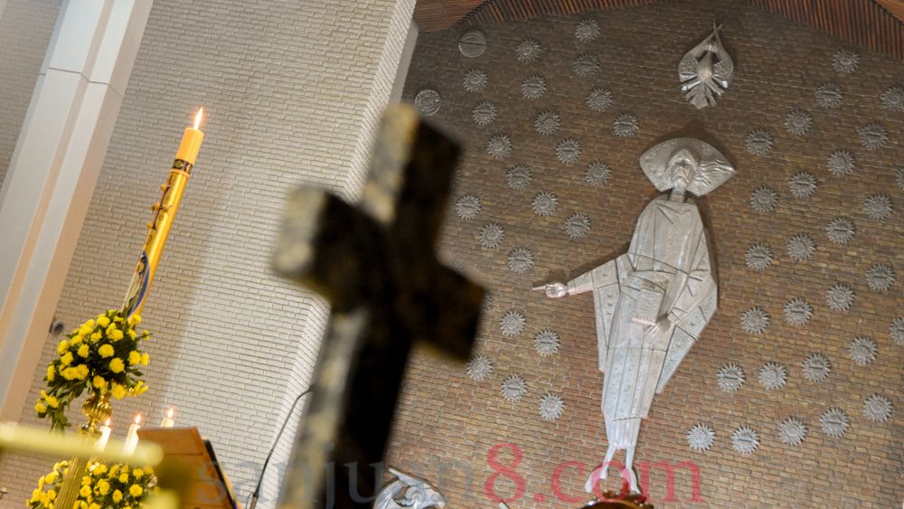 Sábado Santo y Vigilia Pascual en la Catedral, sin fieles y a puertas cerradas. (Foto: sanjuan8.com)