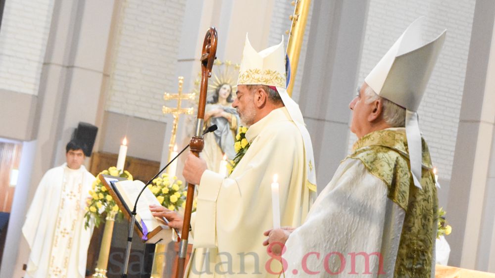 Sábado Santo y Vigilia Pascual en la Catedral, sin fieles y a puertas cerradas. (Foto: sanjuan8.com)
