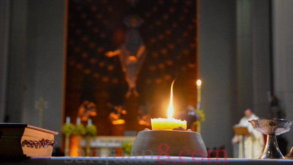 Sábado Santo y Vigilia Pascual en la Catedral, sin fieles y a puertas cerradas. (Foto: sanjuan8.com)