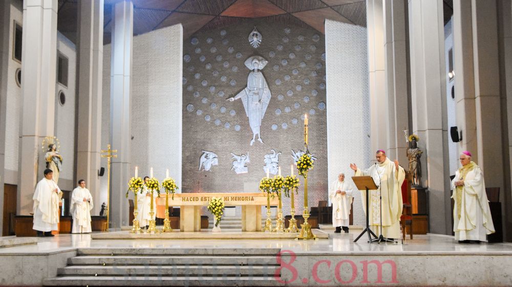 Sábado Santo y Vigilia Pascual en la Catedral, sin fieles y a puertas cerradas. (Foto: sanjuan8.com)