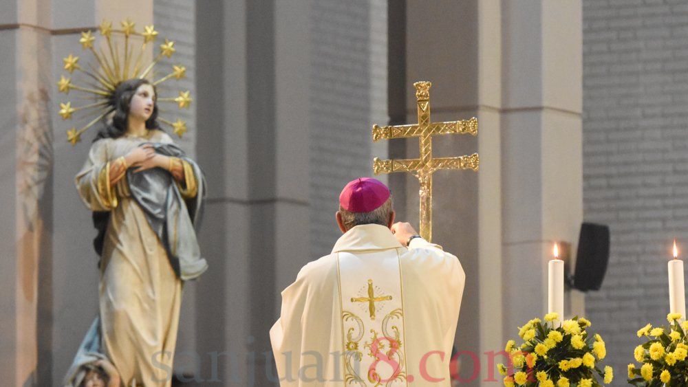 Sábado Santo y Vigilia Pascual en la Catedral, sin fieles y a puertas cerradas. (Foto: sanjuan8.com)