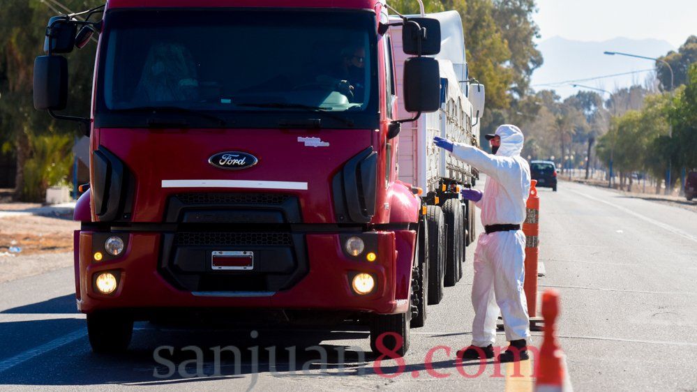 Control transporte - operativo - colectivos - camiones (Fotos: sj8)