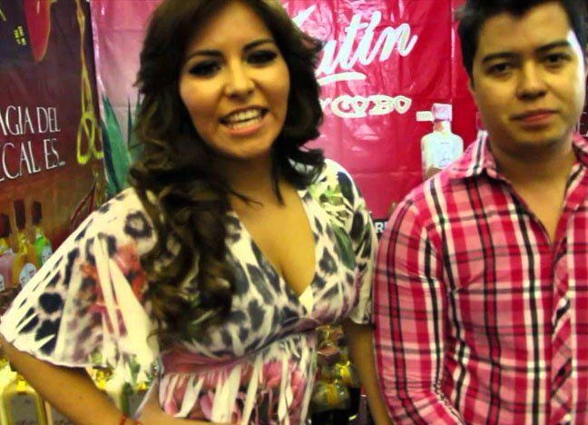 Una periodista mexicana se quitó la tanga en una entrevista y la despidieron