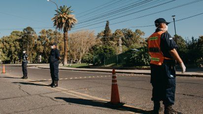 Todos los trabajadores que cumplan funciones durante la madrugada deberán sacar un permiso de circulación.