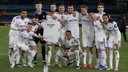 Leeds ganó su duelo pendiente y está 10° en la Premier League. 
