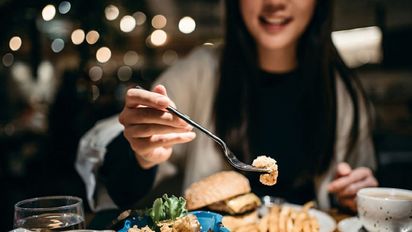 A qué hora hay que cenar para no subir de peso