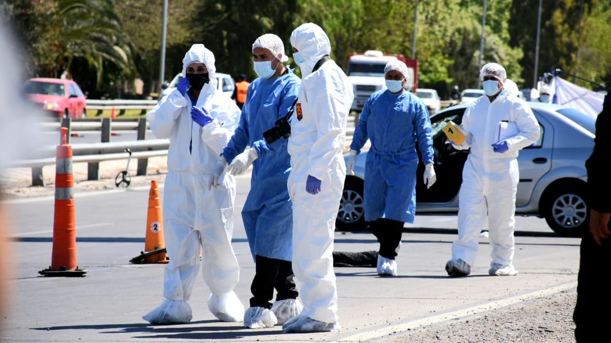 Murió una mujer y el conductor de una moto está grave