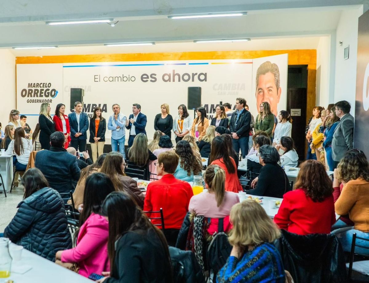 Marcelo Orrego se reunió con mujeres emprendedoras de Capital