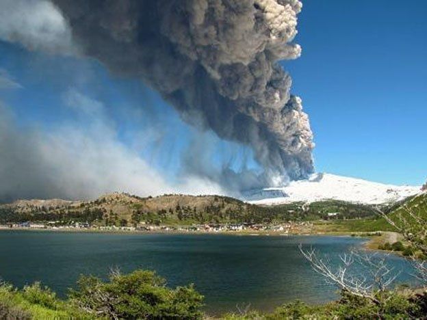 Chile lanzó un alerta roja en Alto Biobío por la actividad volcánica