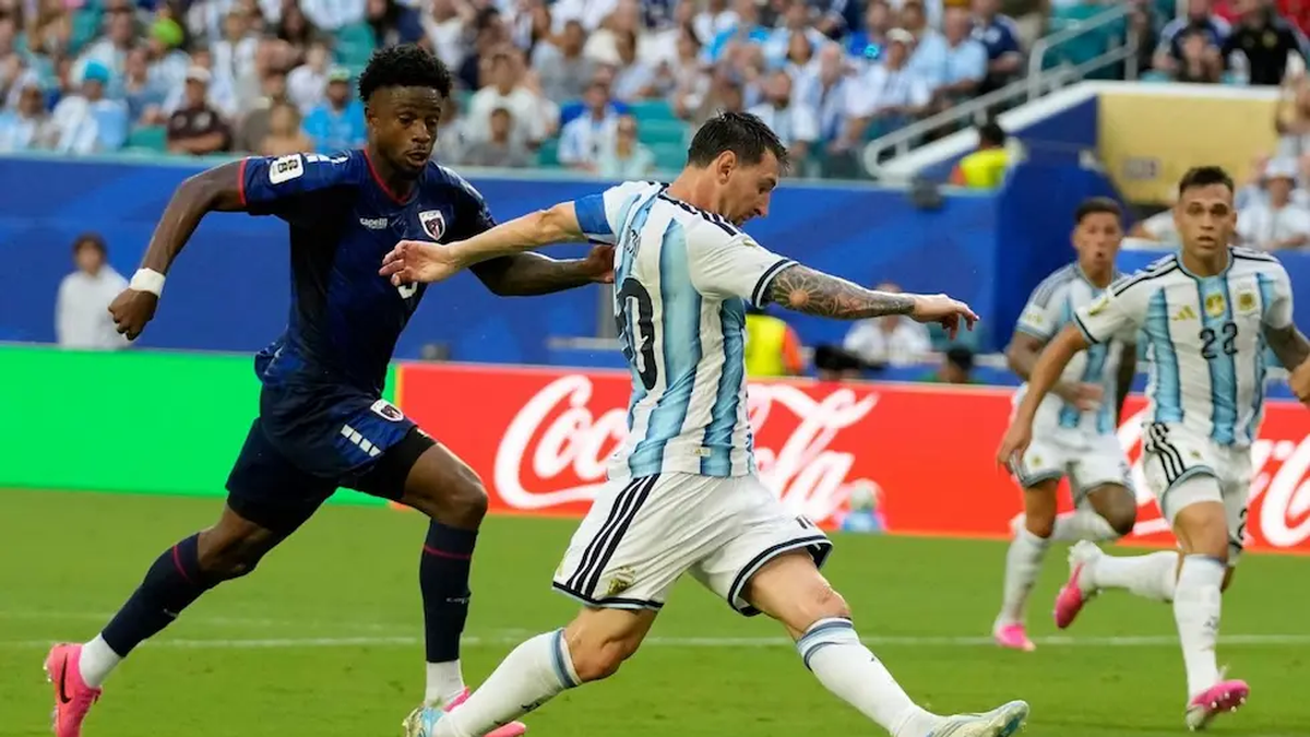 Argentina empata con Cabo Verde 1-1 en un partido dividido