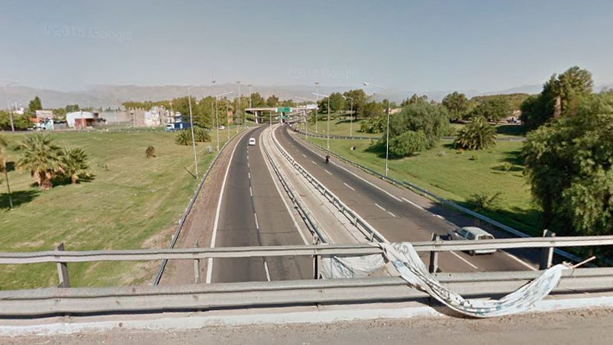 Atención, transitar con precaución Vialidad trabaja en la avenida