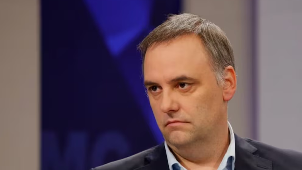 Mientras la Justicia lo investiga, Adorni reapareció con un anuncio en redes
