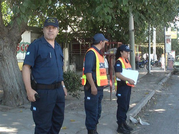 Un fuerte operativo de las tres fuerzas de seguridad se realiza en Rivadavia