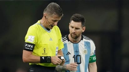 Quién es Daniele Orsato, el árbitro de Argentina - Croacia