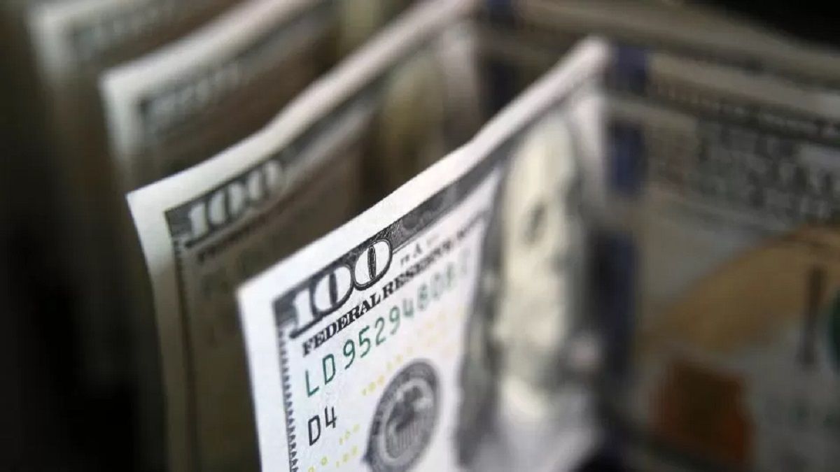 El dólar blue bajó luego de seis jornadas en alza