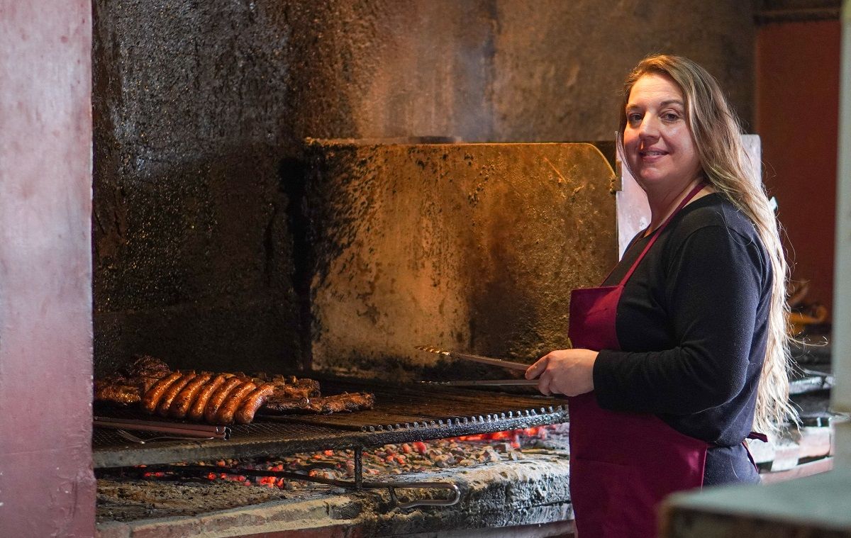 Una mujer entre 10.000 parrilleros representará a Mendoza en concurso de asado