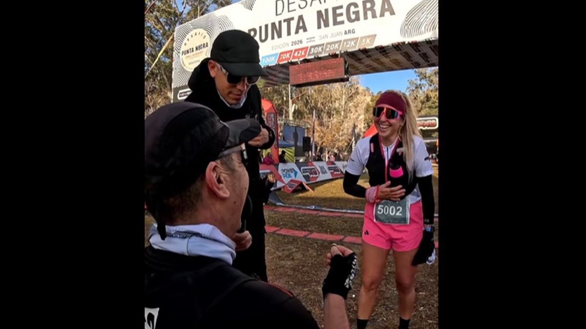 Del desafío deportivo al sí: emotiva propuesta de casamiento en Punta Negra