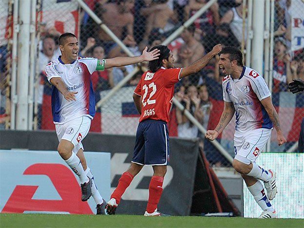 San Lorenzo venció a Independiente que sigue bajando el promedio