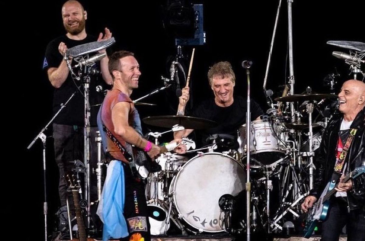 Zeta y Charly Alberti tocaron con Coldplay y el público explotó