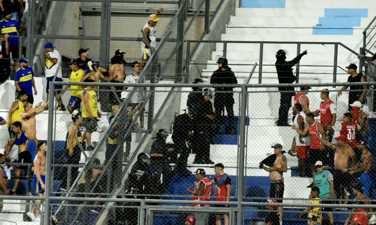 Hinchas de Boca e Independiente se cruzaron en el Bicentenario