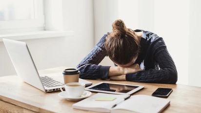 Mensajes laborales a cualquier hora pueden afectar el bienestar