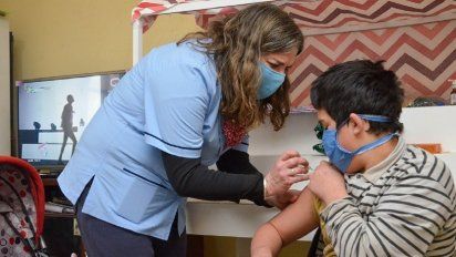 California exigirá vacunas a niños mayores de 12 años para asistir a clases