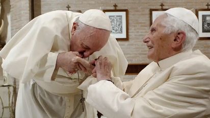 Francisco agradeció a Benedicto XVI por todo el bien que ha hecho