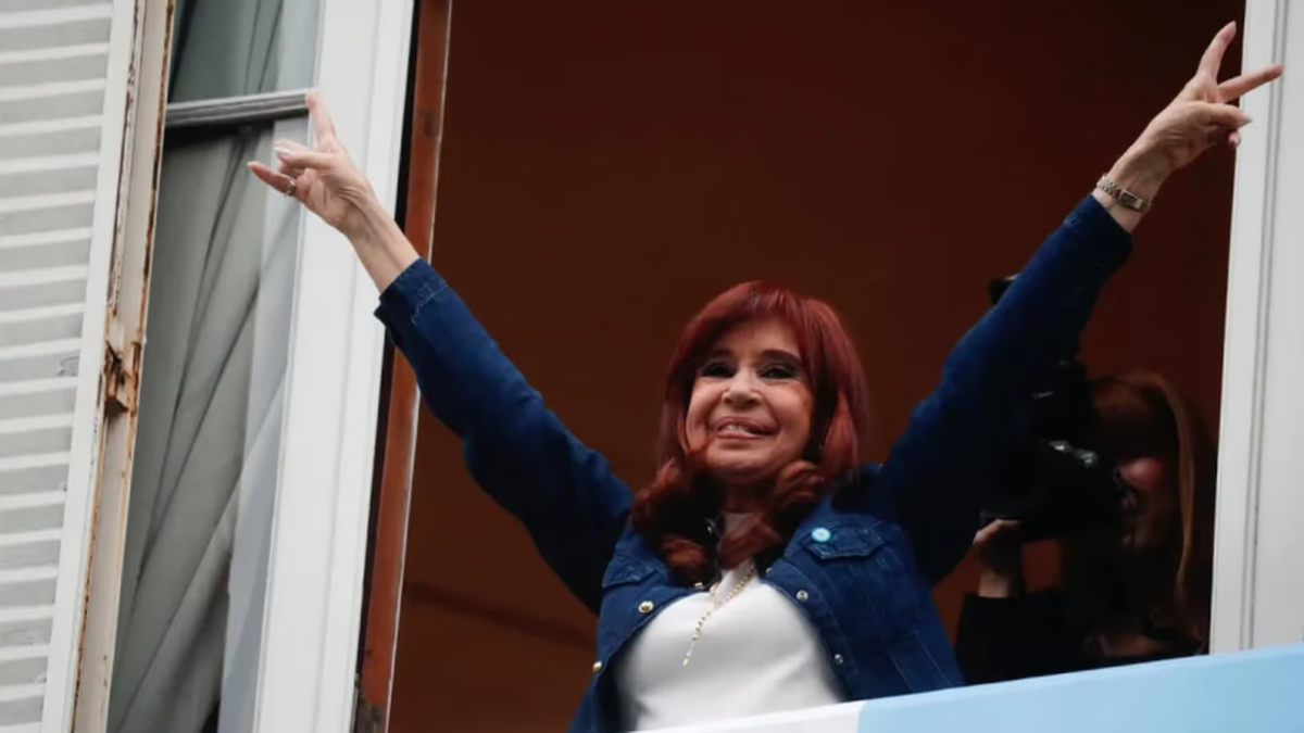 Ordenaron restituir la pensión por viudez de CFK: volverá a cobrar más de $15 millones por mes