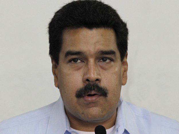 Maduro protagonizó un blooper, se cayó de la bici y se mató... de la risa