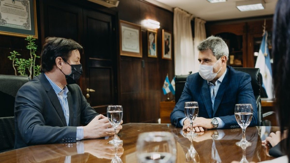 El gobernador Sergio Uñac junto al presidente de la Agencia Nacional de Promoción de la Investigación