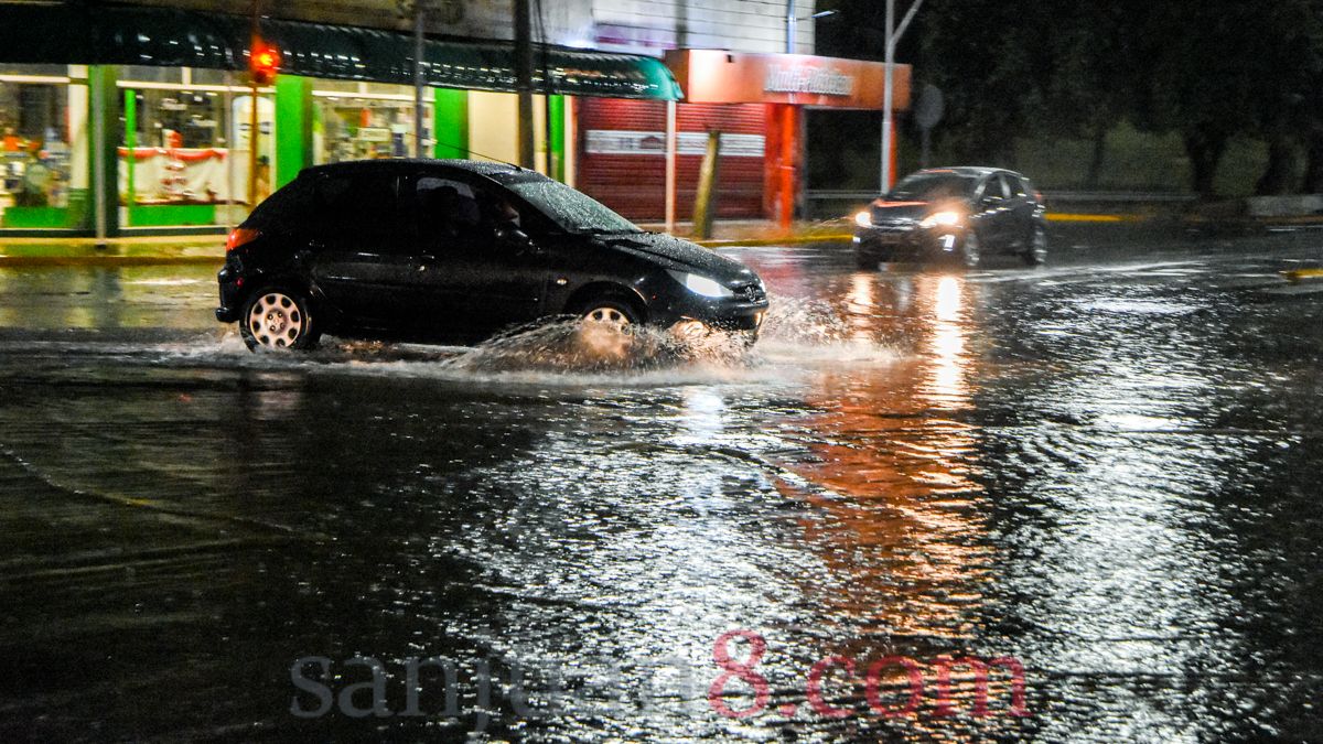 Intensa lluvia en San Juan: postales de una noche pasada por agua