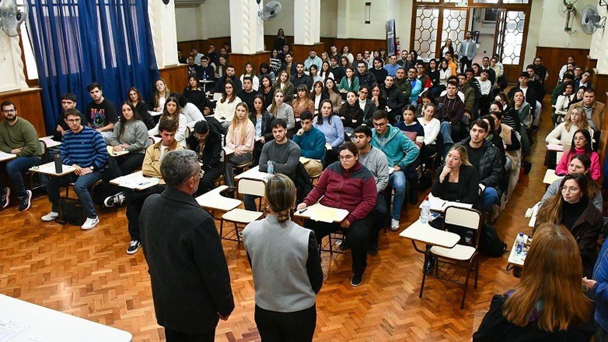 Más de 220 profesionales compitieron por 101 vacantes en las Residencias de Salud