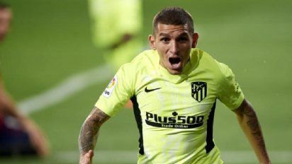 Lucas Torreira se ilusiona con jugar en Boca. 
