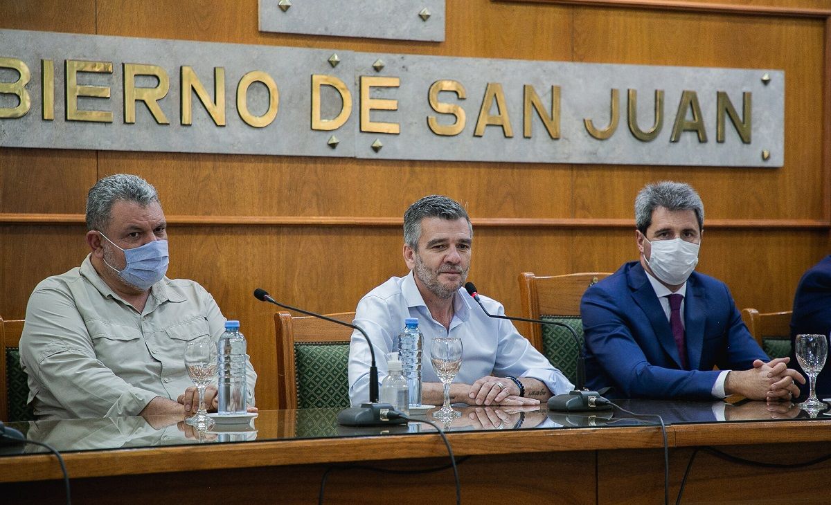 Uñac y Zabaleta firmaron un convenio por más de $132 millones